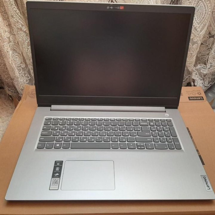 Ноутбук Lenovo IdeaPad3 17ADA05