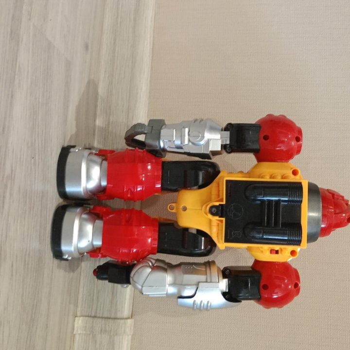 Игрушечный робот