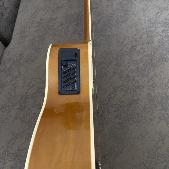 Гитара Elitaro