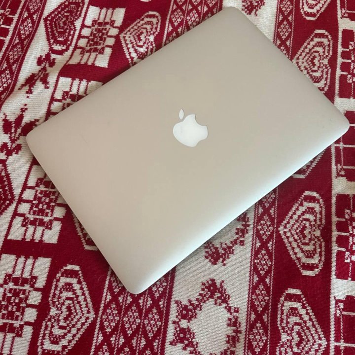 Apple MacBook Pro 2013 8/256 новая батарея