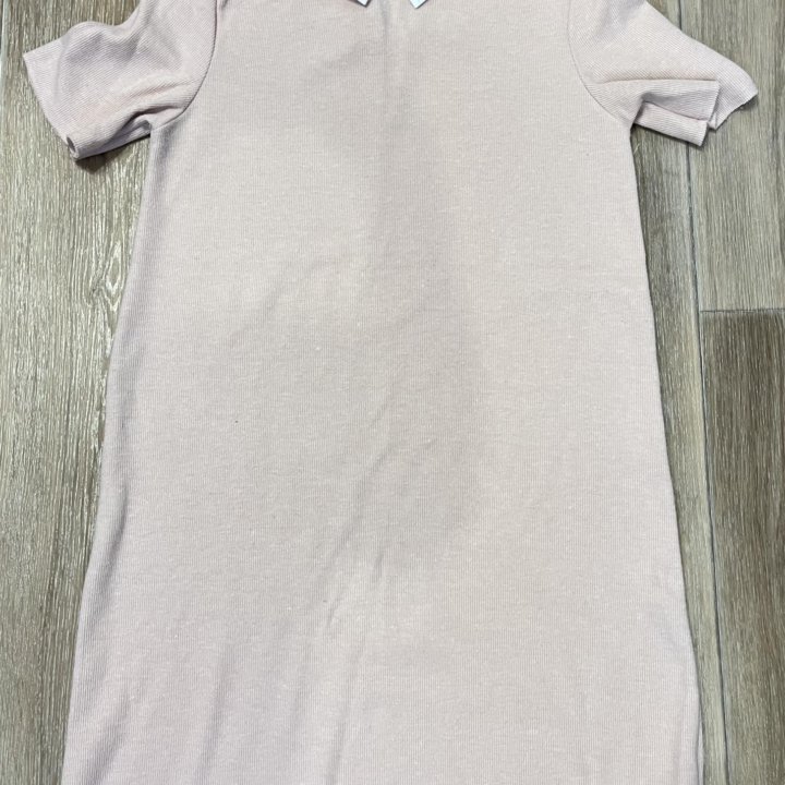 Платье с воротником