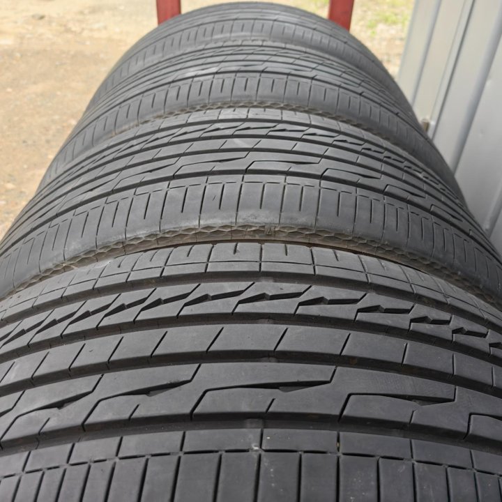 Комплект Bridgestone Alenza LX100 255/45 R20