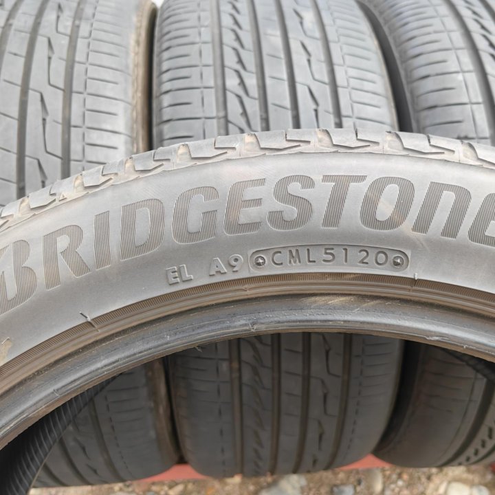 Комплект Bridgestone Alenza LX100 255/45 R20