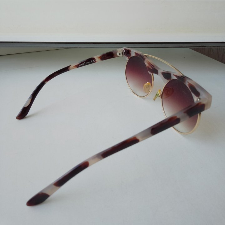 Солнцезащитные очки