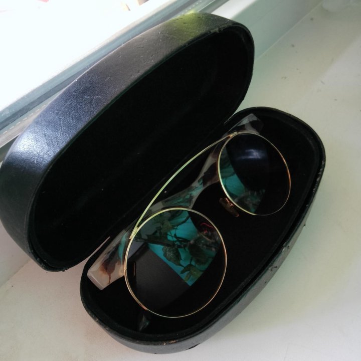 Солнцезащитные очки