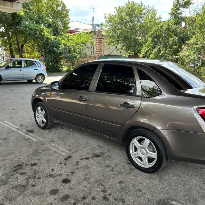 ВАЗ (Lada) Granta, 2013