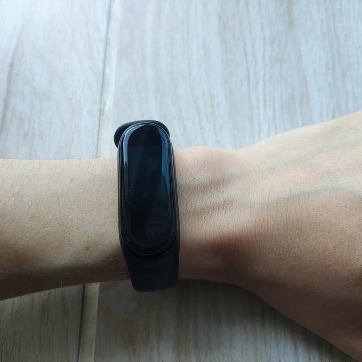 Фитнес-браслет Mi band 4