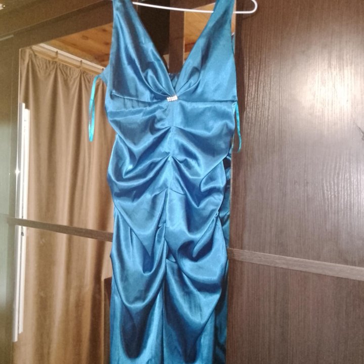 Платье вечернее.