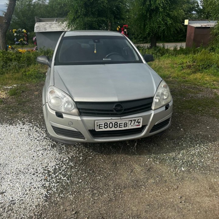 Opel Astra, 2010