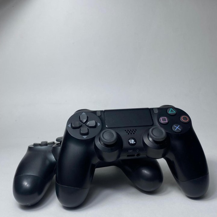 Продам PlayStation 4 500gb (2 геймпада)