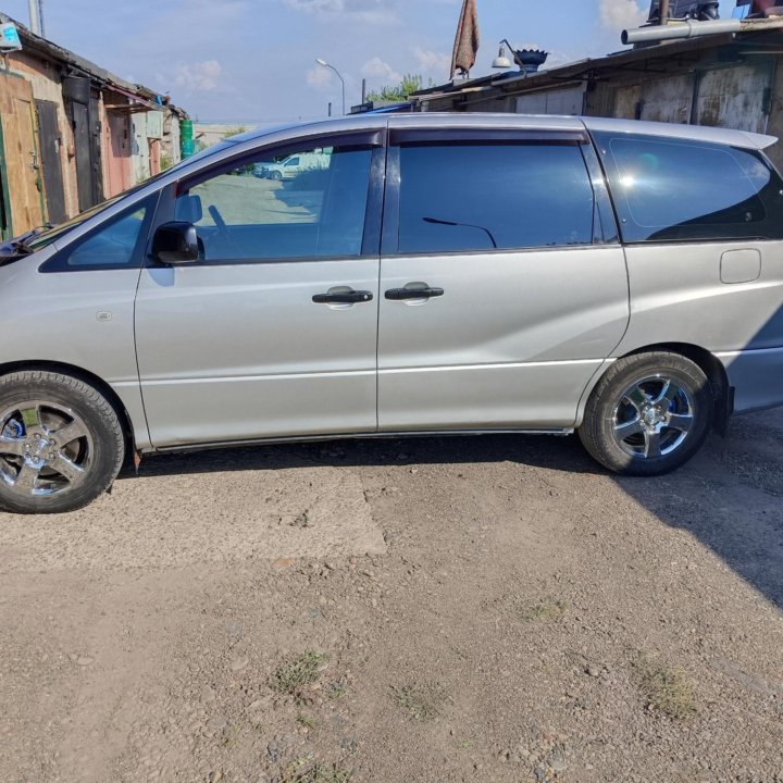 Toyota Estima, 2003