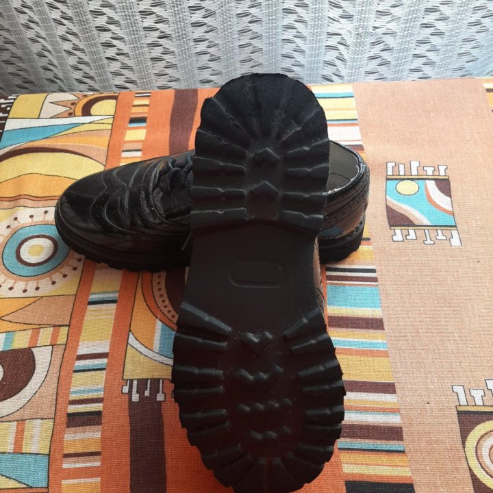 Школьная обувь