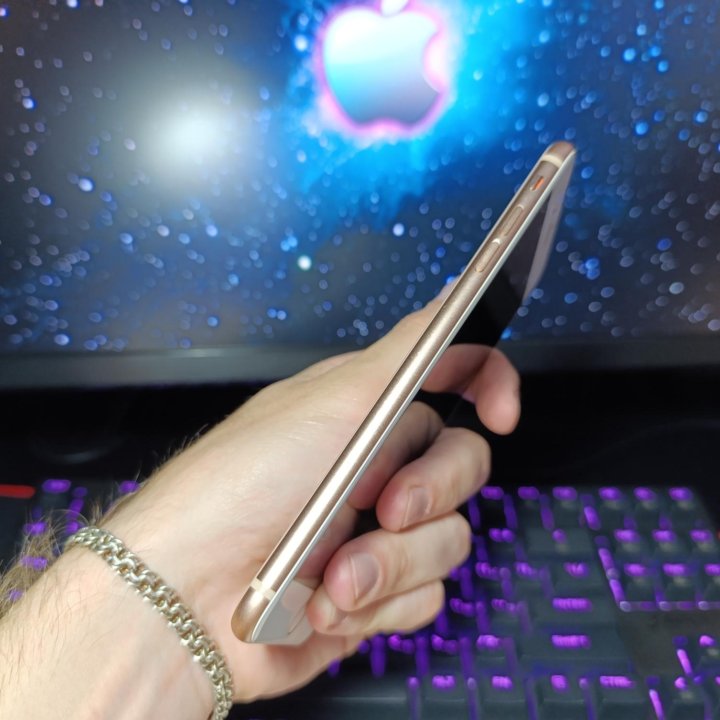 iPhone 8 plus золотистый gold