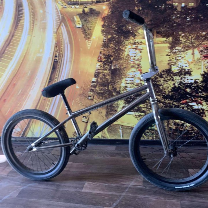 Трюковой велосипед BMX