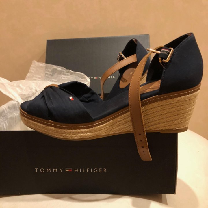 Новые босоножки Tommy Hilfiger