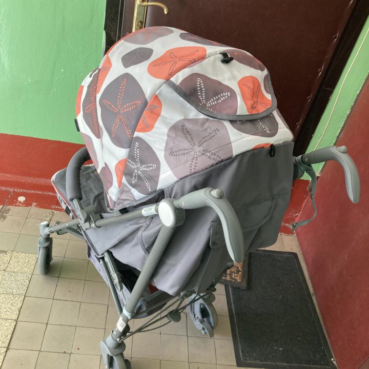 Коляска прогулочная