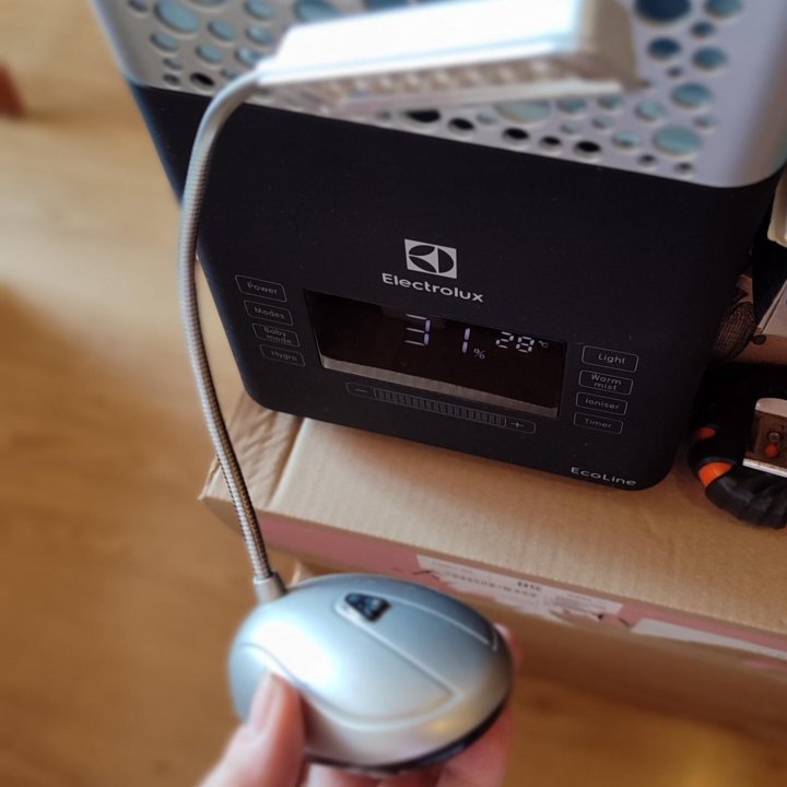 Лампа настольная.