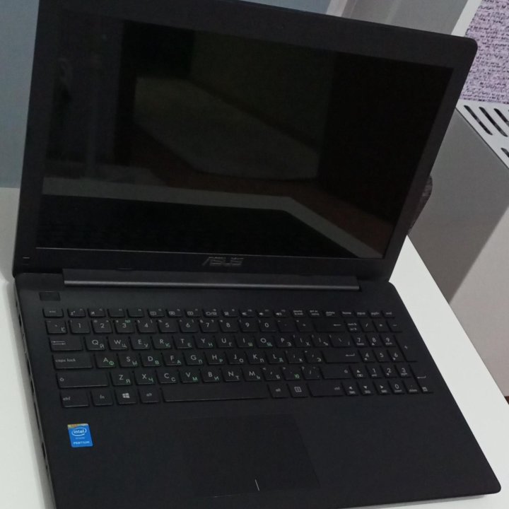 Ноутбук Asus F553M