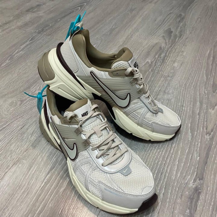 Кроссовки Nike v2k run 'Light Orewood Brown'