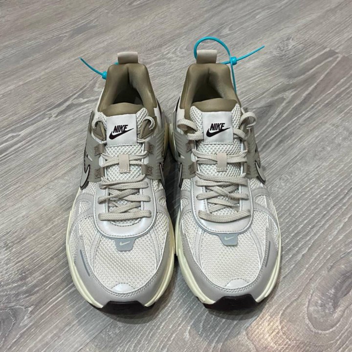 Кроссовки Nike v2k run 'Light Orewood Brown'