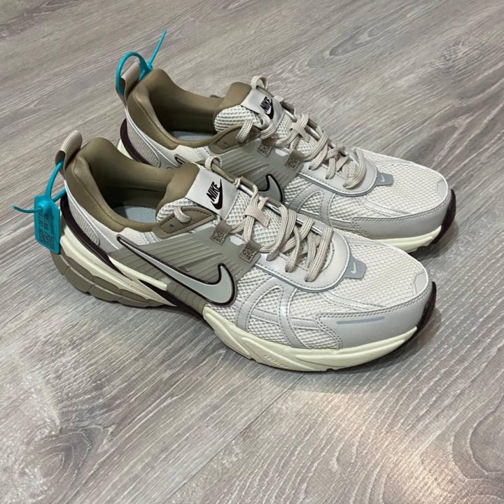 Кроссовки Nike v2k run 'Light Orewood Brown'