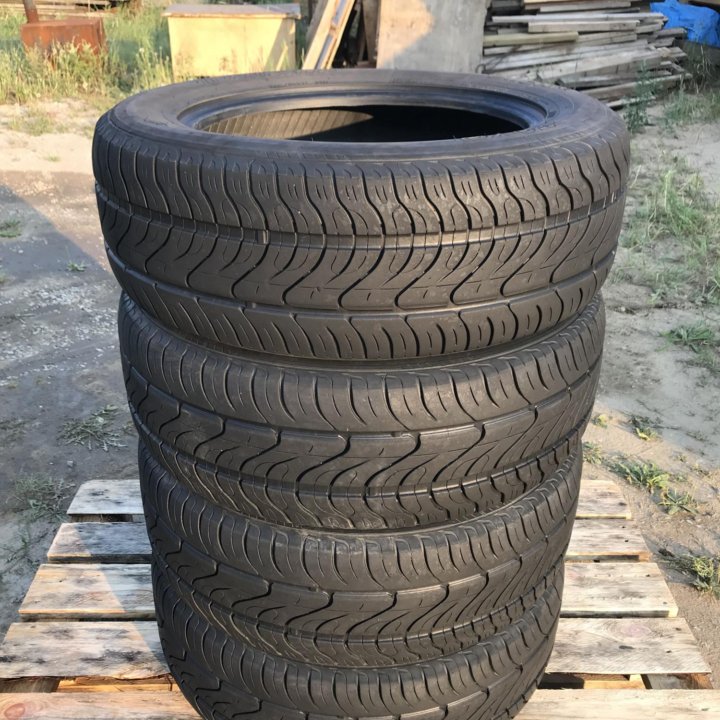 Toyo Tranpath 225/60R17.