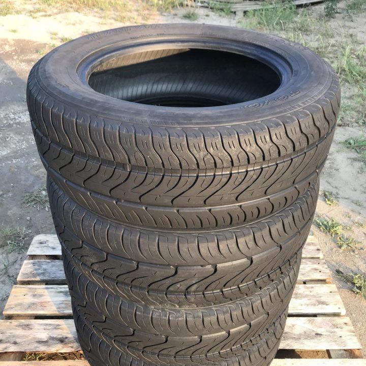 Toyo Tranpath 225/60R17.