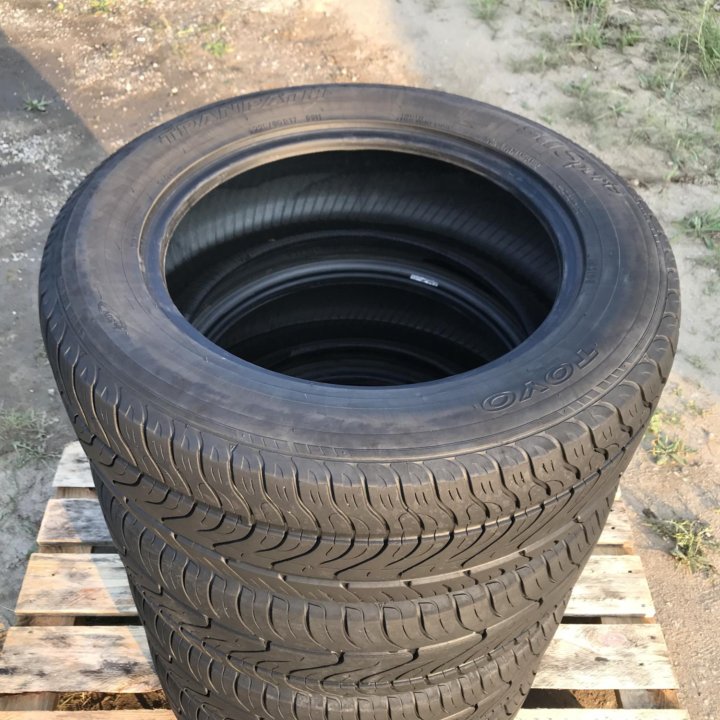 Toyo Tranpath 225/60R17.