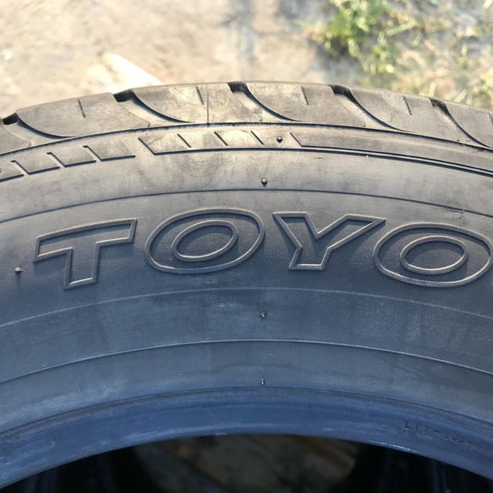 Toyo Tranpath 225/60R17.