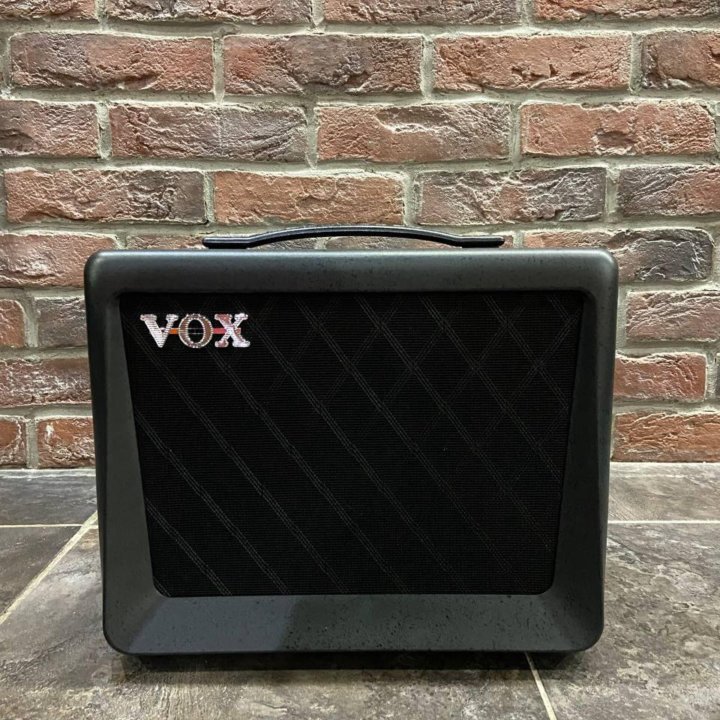 Цифровой Моделирующий Комбик VOX-VX 15 GT