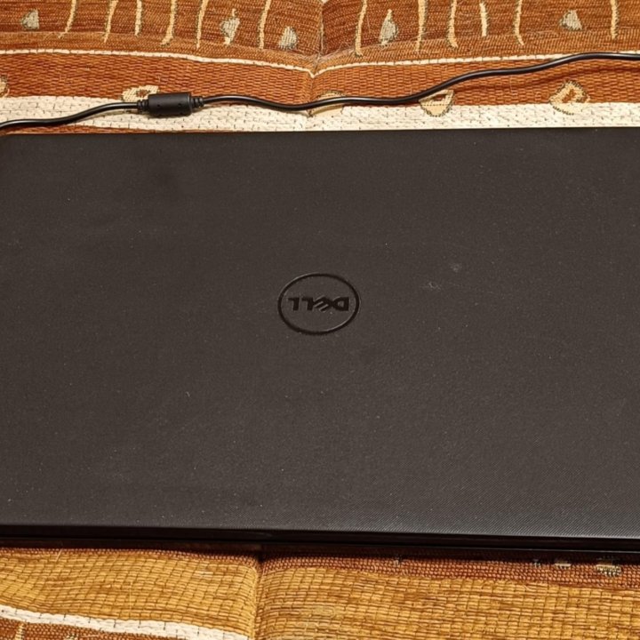 Ноутбук DELL INSPIRON 15