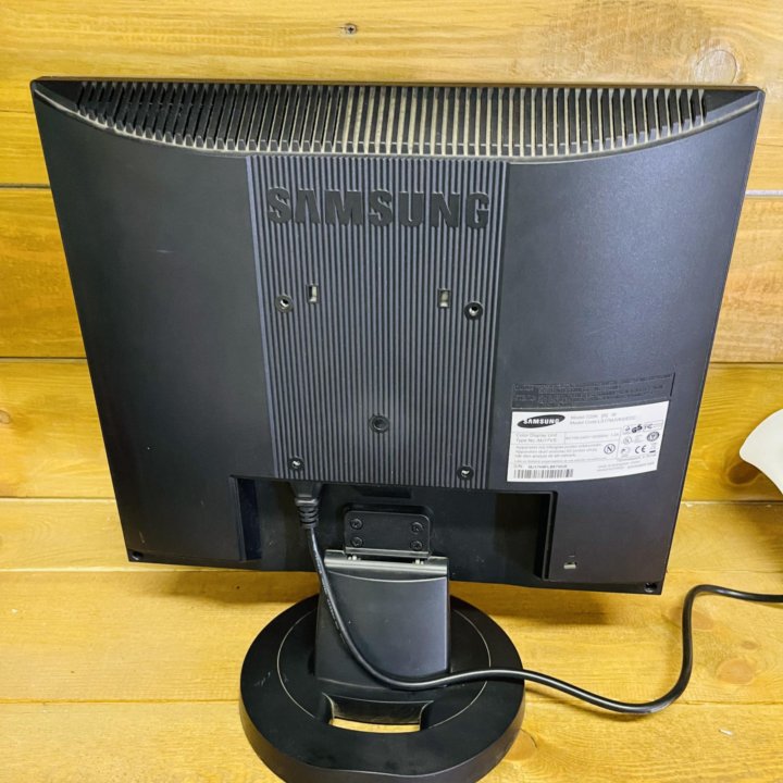 Монитор SAMSUNG SyncMaster 720N