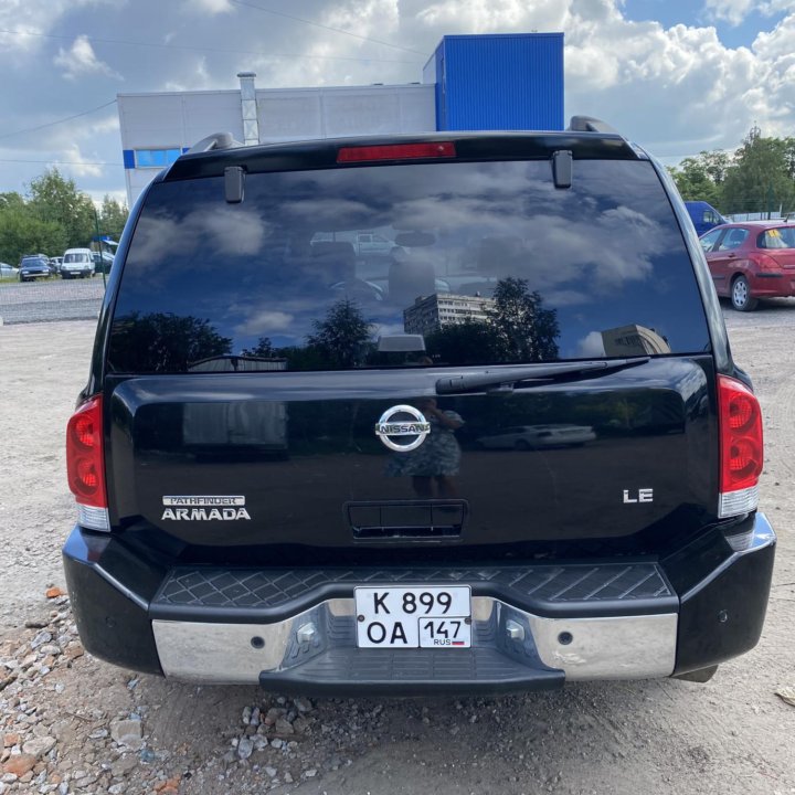 Nissan Armada, 2004