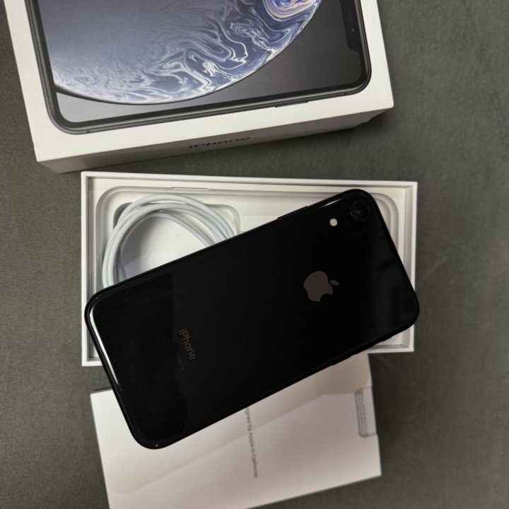 Продам iPhone XR 64Gb Black РСТ