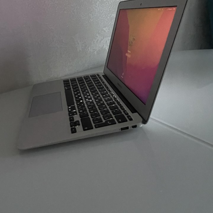 MacBook Air 13; 2015 год