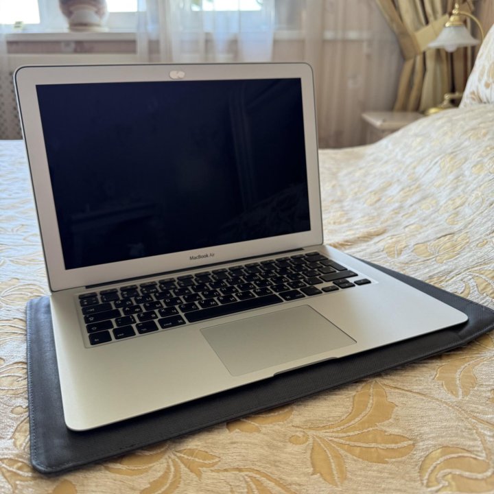 Apple MacBook Air 13 A1466 идеальное состояние