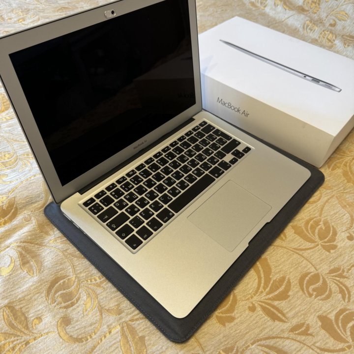 Apple MacBook Air 13 A1466 идеальное состояние