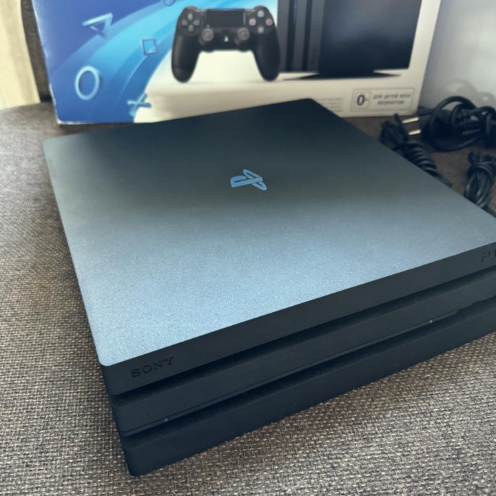 PlayStation 4 Pro, много игр, подписки