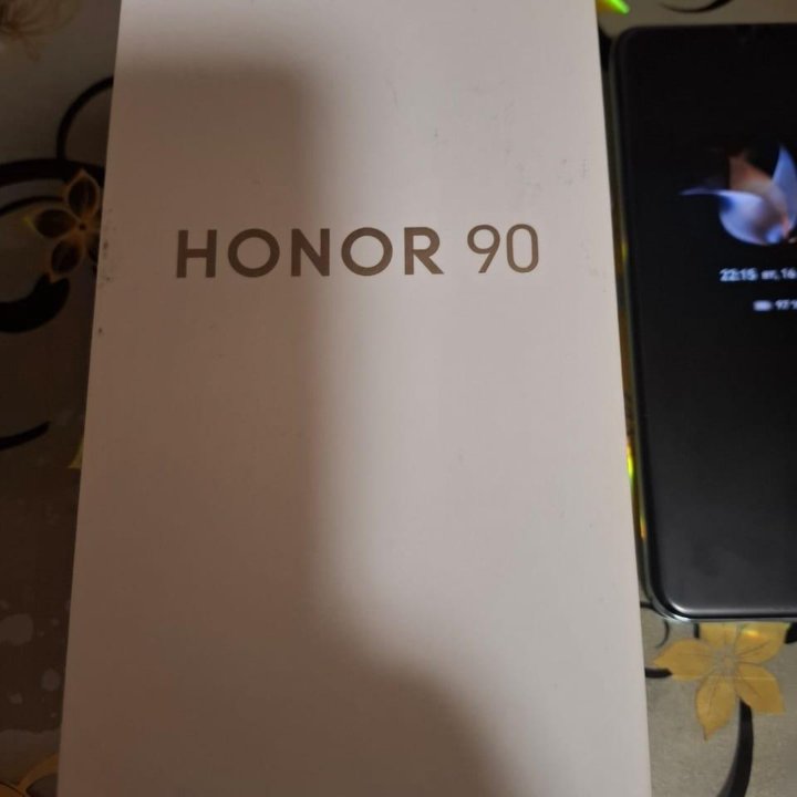 HONOR 90