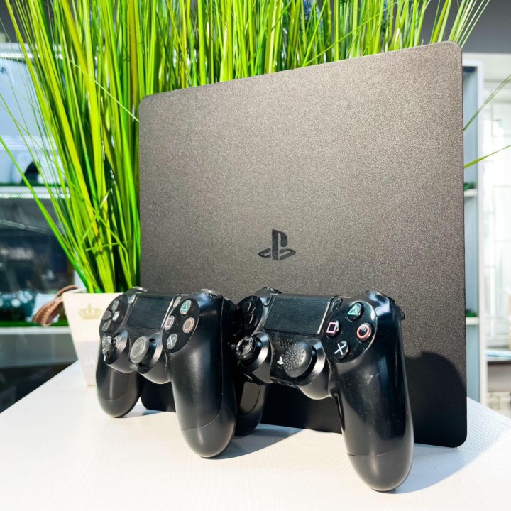 Игровая приставка SONY PlayStation 4 Slim, б/у