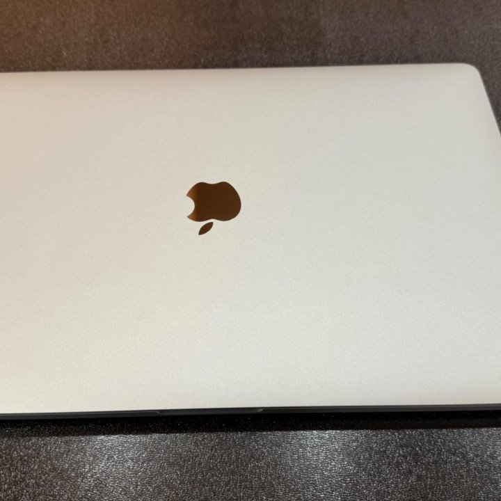 MacBook Pro 15 2019 i9 16/500