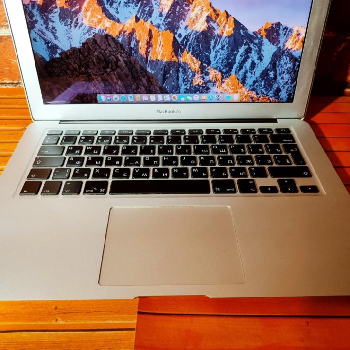 Macbook Air A1369 - Core i5 \ 4 Озу \ 120 SSD