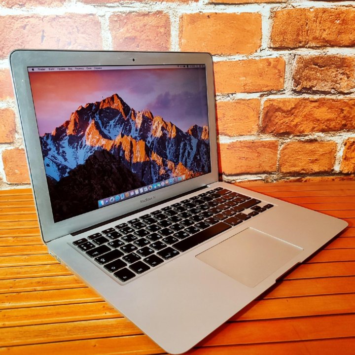 Macbook Air A1369 - Core i5 \ 4 Озу \ 120 SSD