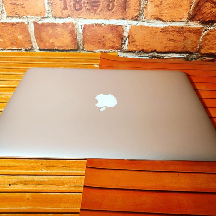 Macbook Air A1369 - Core i5 \ 4 Озу \ 120 SSD