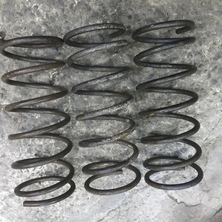 Пружины передние.