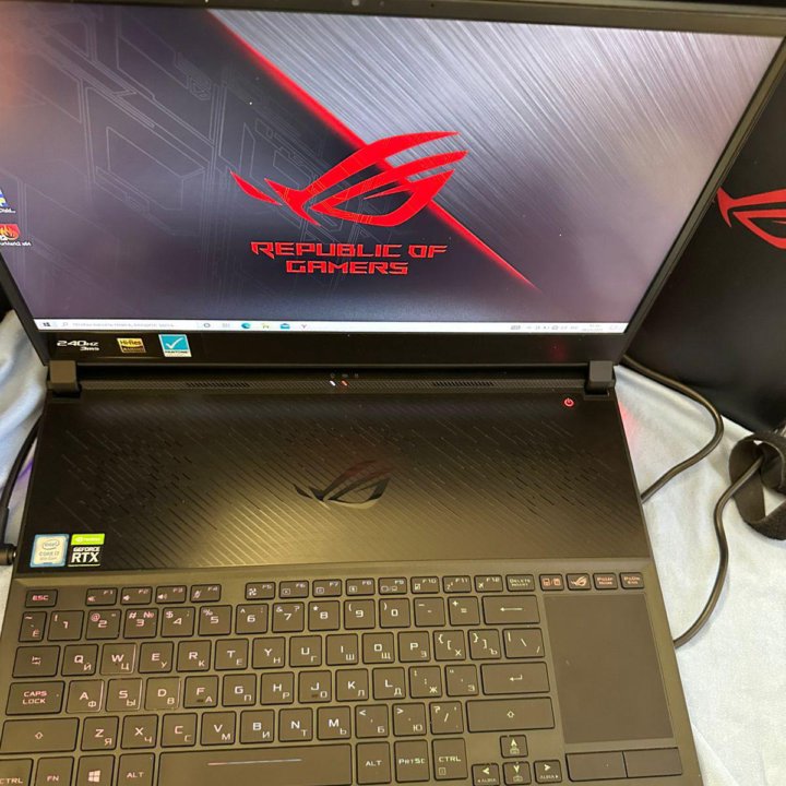 Asus ROG Gx531GX, RTX2080, 24gb, 1TB SSD, i7 9750H