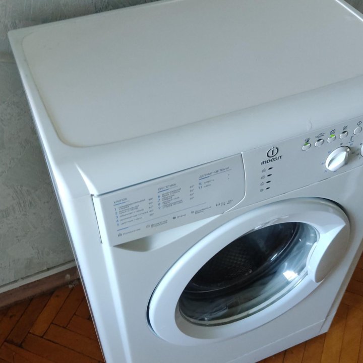 Стиральная Indesit 5 кг 1000 об