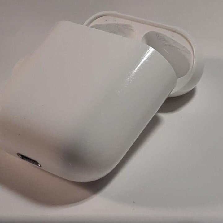 Кейс Apple AirPods