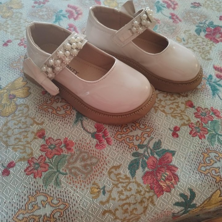 Туфли для девочки