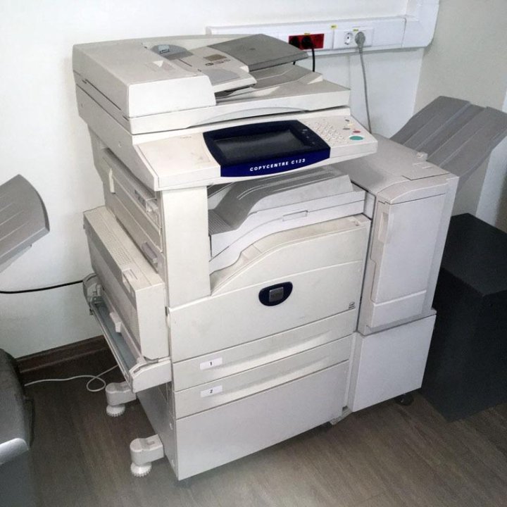 Продам лазерное МФУ Xerox CopyCentre C123